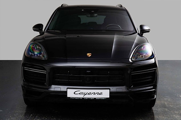 Porsche Cayenne 4 of 28