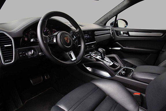 Porsche Cayenne 23 of 28