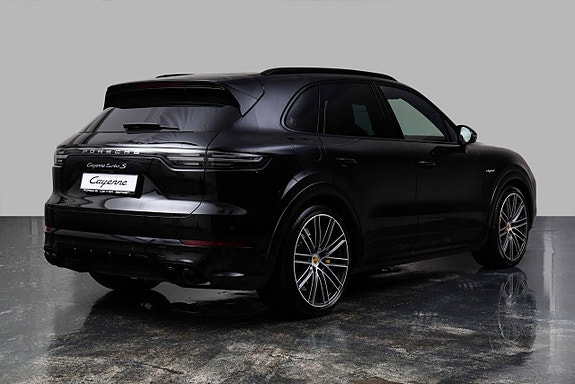 Porsche Cayenne 8 of 28