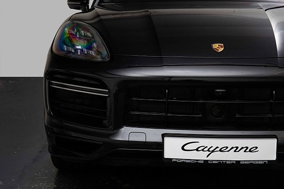 Porsche Cayenne 5 of 28