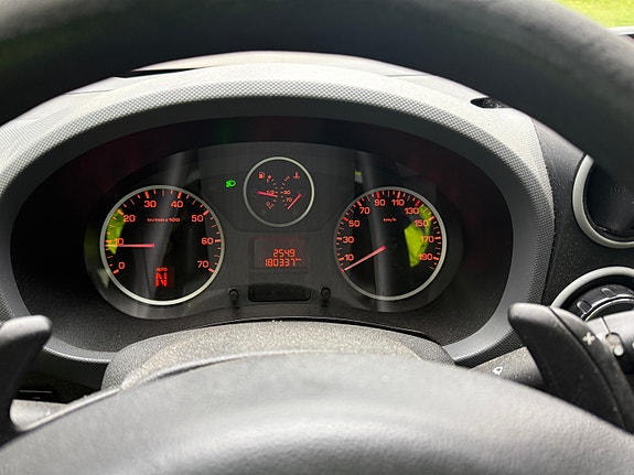 Peugeot Partner 9 of 21