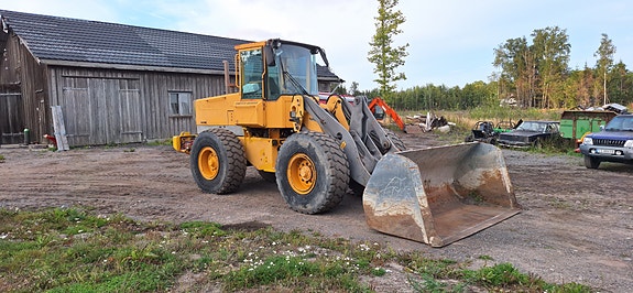 Volvo L70C 2 of 9