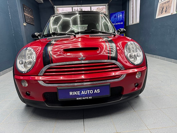 MINI Cooper S 2 of 5