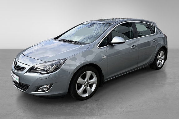 Opel Astra 12 of 30