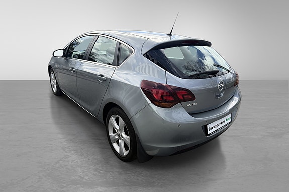 Opel Astra 8 of 30