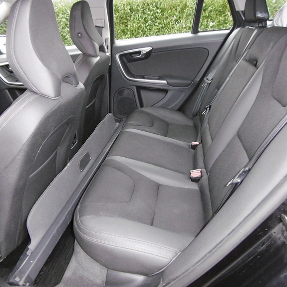 Volvo V60 17 of 23
