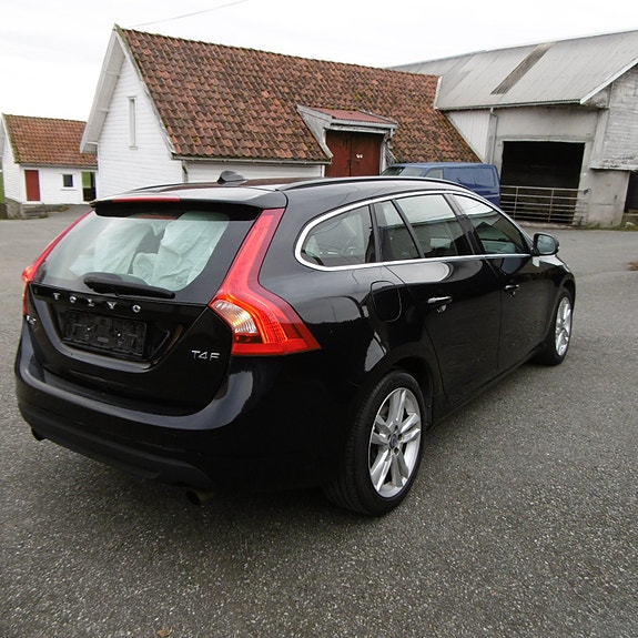 Volvo V60 5 of 23