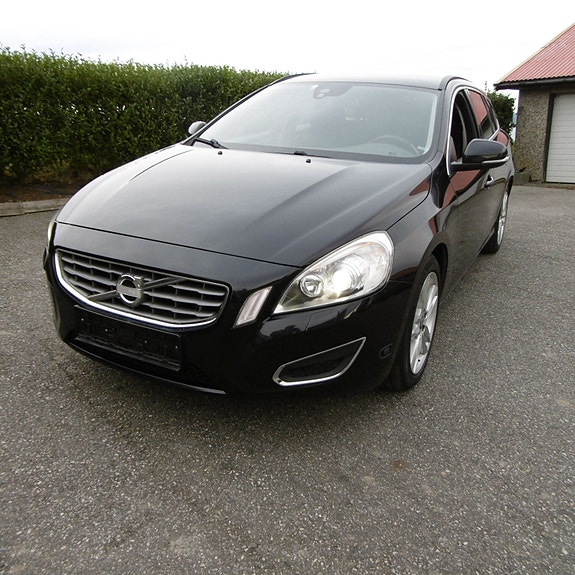 Volvo V60 9 of 23