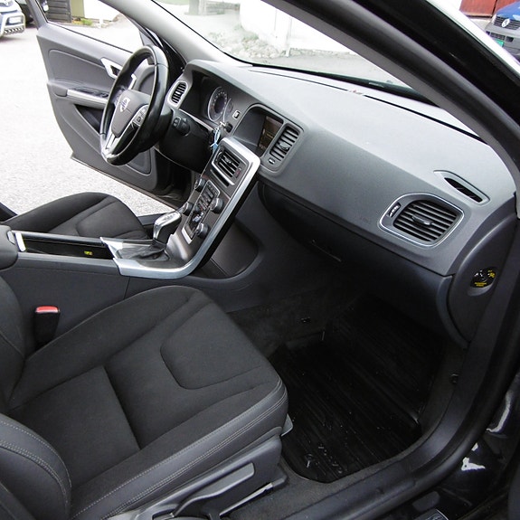 Volvo V60 19 of 23
