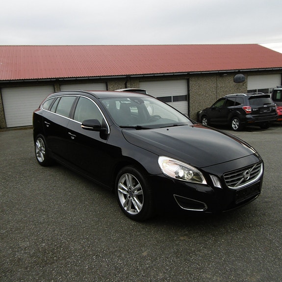 Volvo V60 8 of 23