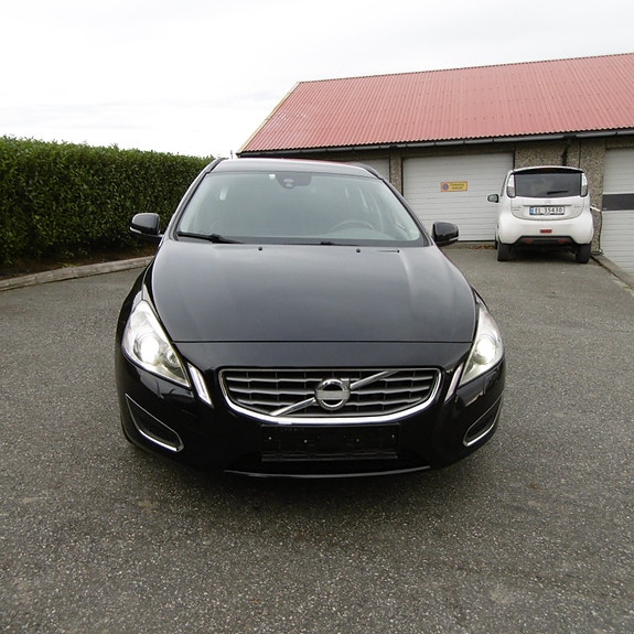 Volvo V60 10 of 23