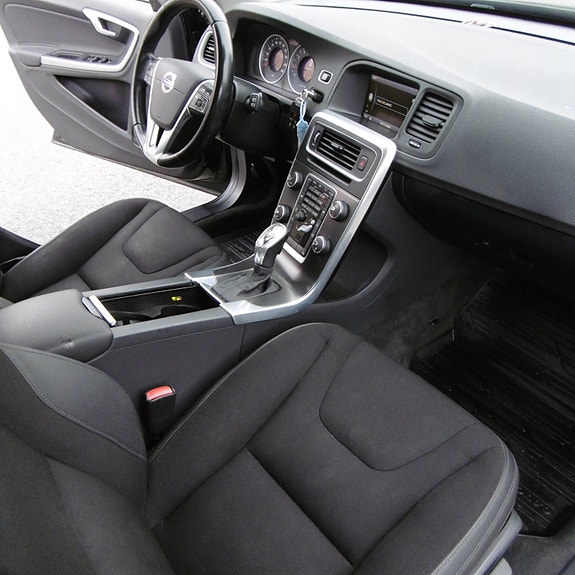 Volvo V60 21 of 23