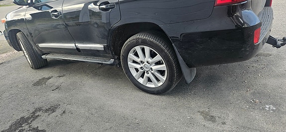 Toyota Land Cruiser 5 of 14