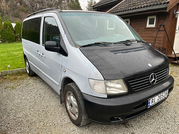 Mercedes-Benz Vito 230 2 of 5