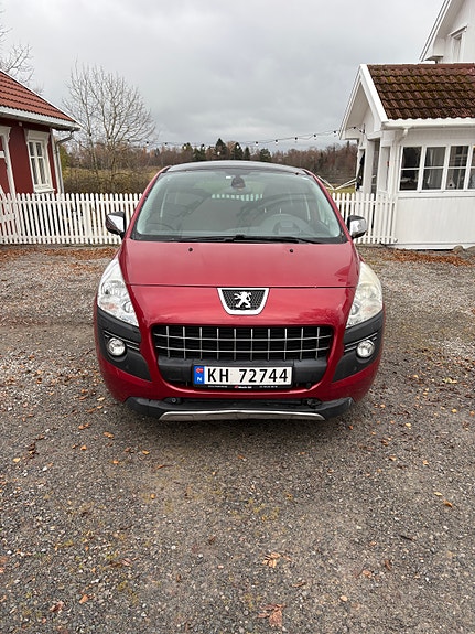 Peugeot 3008 2 of 5