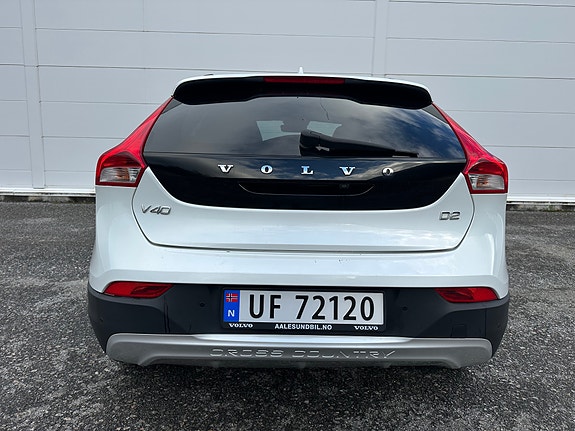 Volvo V40 Cross Country 6 of 15
