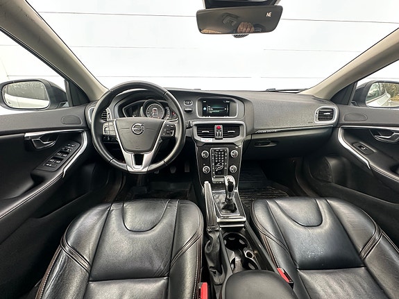 Volvo V40 Cross Country 12 of 15