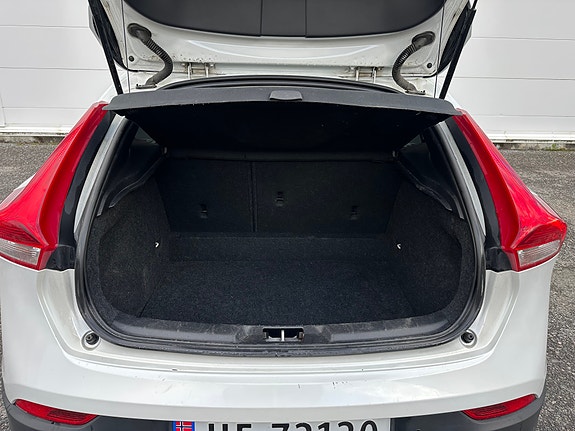 Volvo V40 Cross Country 10 of 15