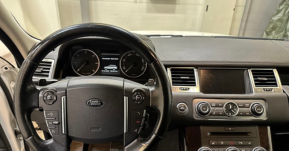 Land Rover Range Rover Sport 7 of 7