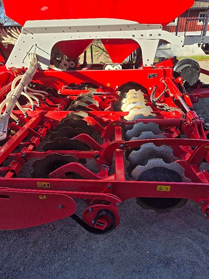 Pöttinger Terrasem C6 Fertilizer