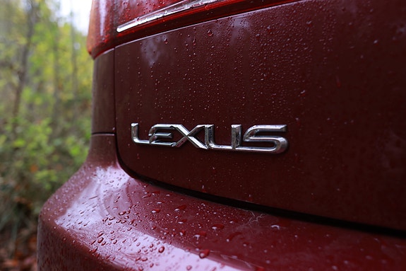 Lexus IS220d 27 of 30