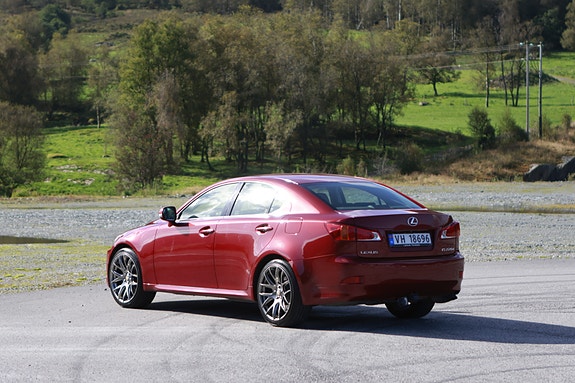 Lexus IS220d 8 of 30