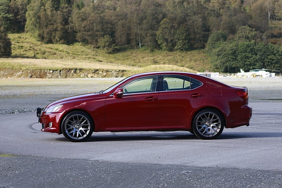 Lexus IS220d 6 of 30
