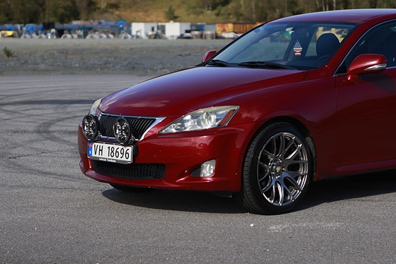 Lexus IS220d 16 of 30