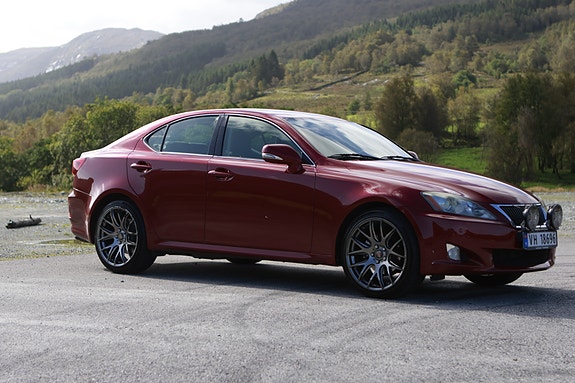 Lexus IS220d 4 of 30