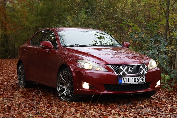 Lexus IS220d 17 of 30