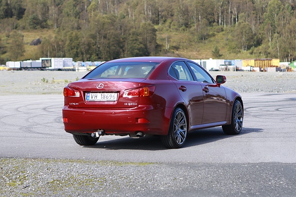 Lexus IS220d 9 of 30