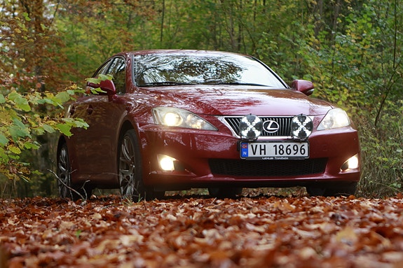 Lexus IS220d 18 of 30