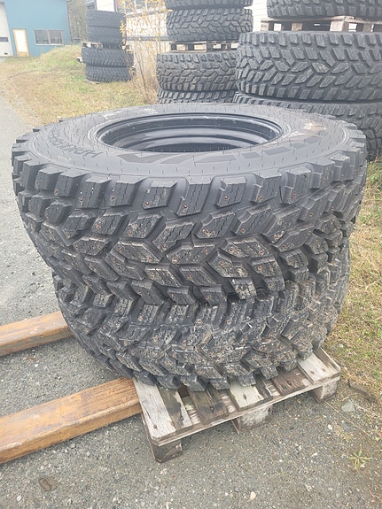 Vinterdekk til T-Serie Valtra, kun brukt 1 sesong