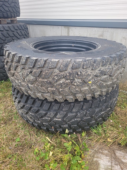 Vinterdekk til T-Serie Valtra, kun brukt 1 sesong