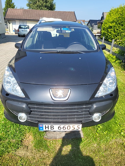 Peugeot 307 SW 2 of 5