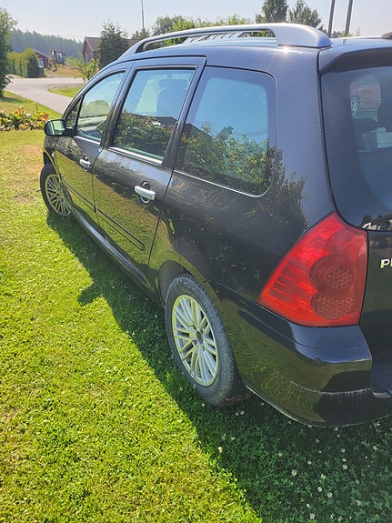 Peugeot 307 SW 4 of 5