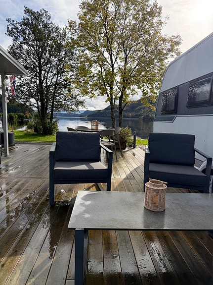 Hobby 650 KFU med Stor isocamp, fastplass på Åpta camping, rett ved stranda. 9 of 30