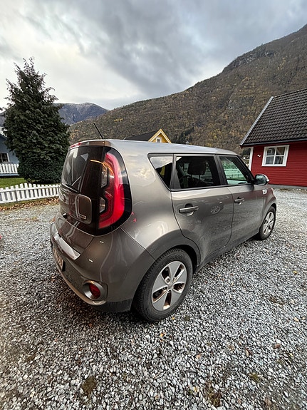 Kia Soul 3 of 5
