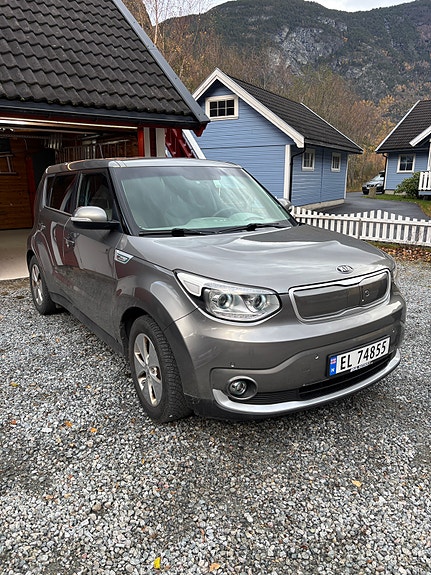 Kia Soul 2 of 5
