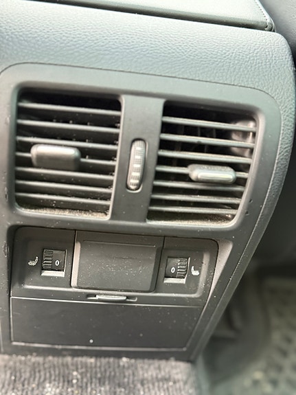 Volkswagen Passat 3 of 5