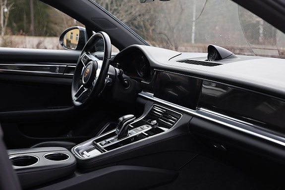 Porsche Panamera 17 of 30