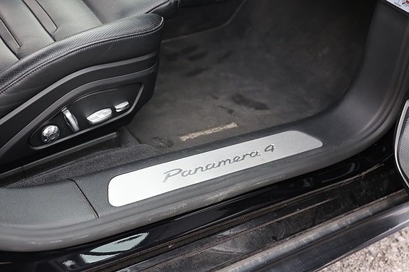 Porsche Panamera 29 of 30