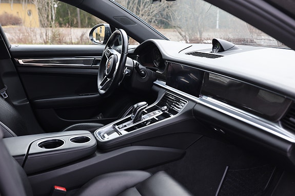 Porsche Panamera 18 of 30