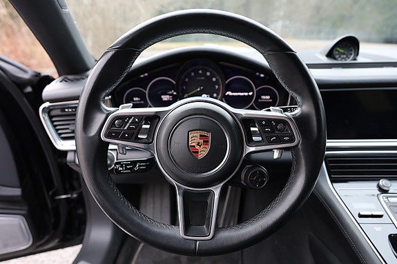 Porsche Panamera 21 of 30