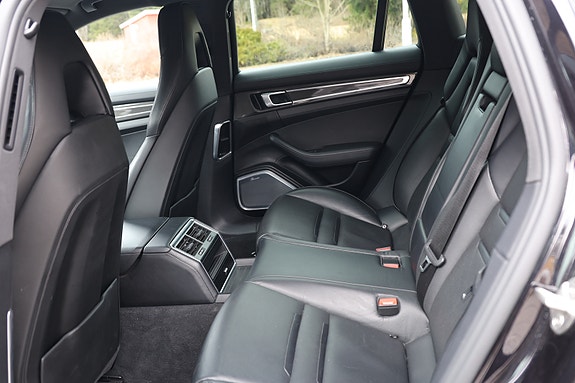 Porsche Panamera 30 of 30