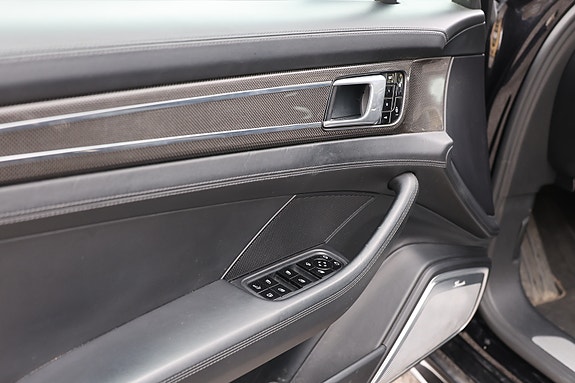 Porsche Panamera 27 of 30