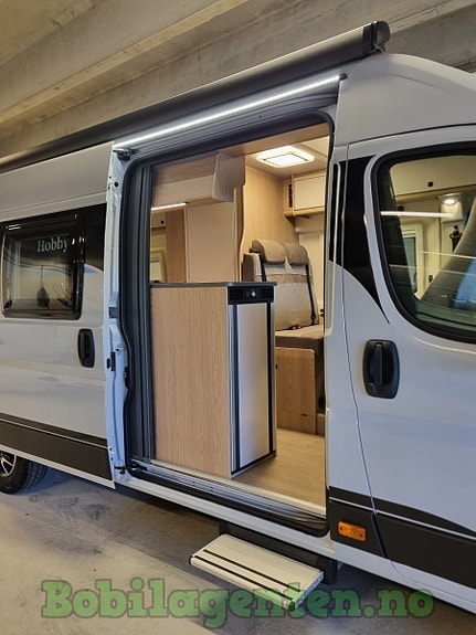 Hobby OnTour Van 640 ET / Adaptiv cruisekontroll / Langsgående senger / Utedusj mulighet / Kompressorkjøleskap / Markise +++ 8 of 30