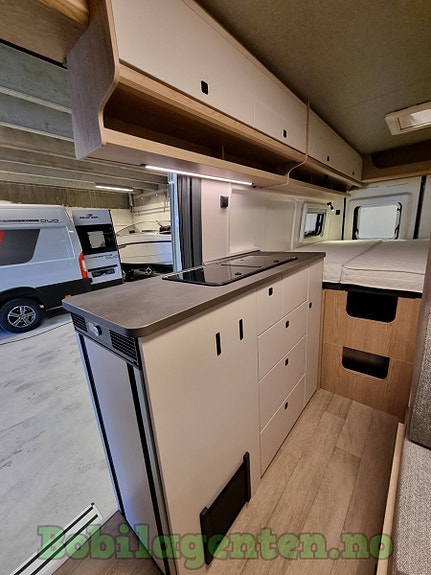 Hobby OnTour Van 640 ET / Adaptiv cruisekontroll / Langsgående senger / Utedusj mulighet / Kompressorkjøleskap / Markise +++ 20 of 30