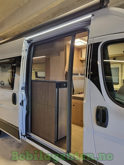Hobby OnTour Van 640 ET / Adaptiv cruisekontroll / Langsgående senger / Utedusj mulighet / Kompressorkjøleskap / Markise +++ 9 of 30