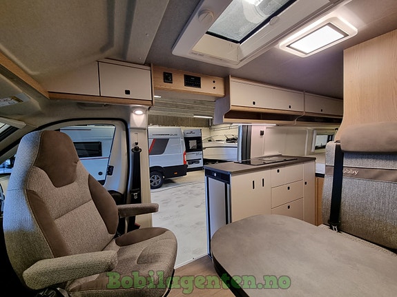 Hobby OnTour Van 640 ET / Adaptiv cruisekontroll / Langsgående senger / Utedusj mulighet / Kompressorkjøleskap / Markise +++ 15 of 30